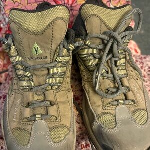 Super sweet. Men’s  VASQUE hiking boots!!!